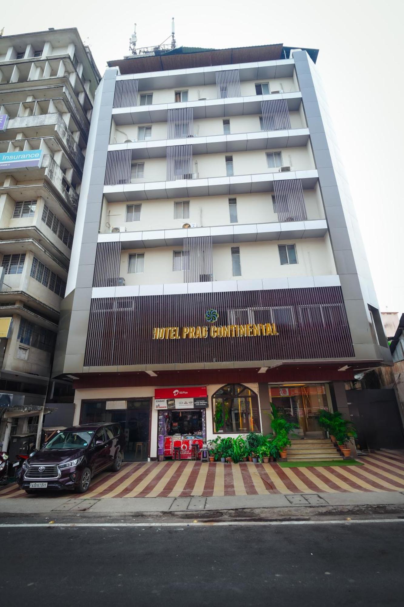 Hotel Prag Continental Guwahati Exteriör bild